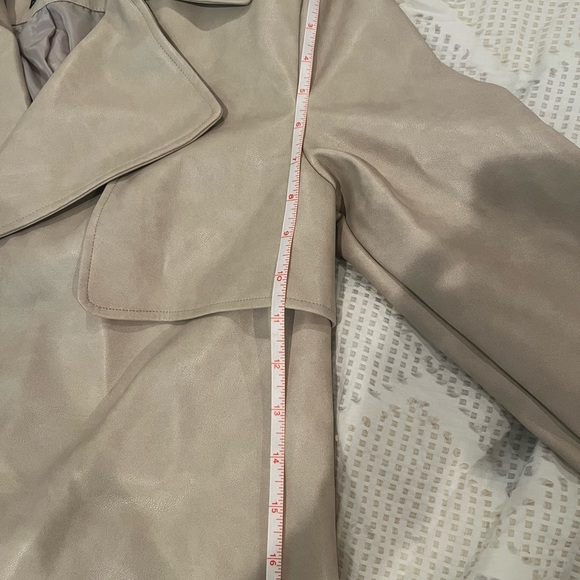 Bagatelle cropped faux leather trench jacket - Picture 10 of 10